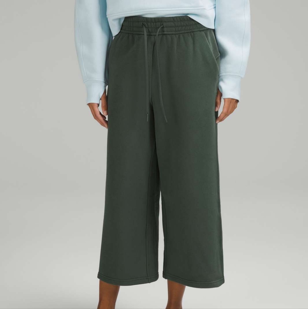 LULULEMON - Loungeful High-Rise Wide Leg Cropped Pants